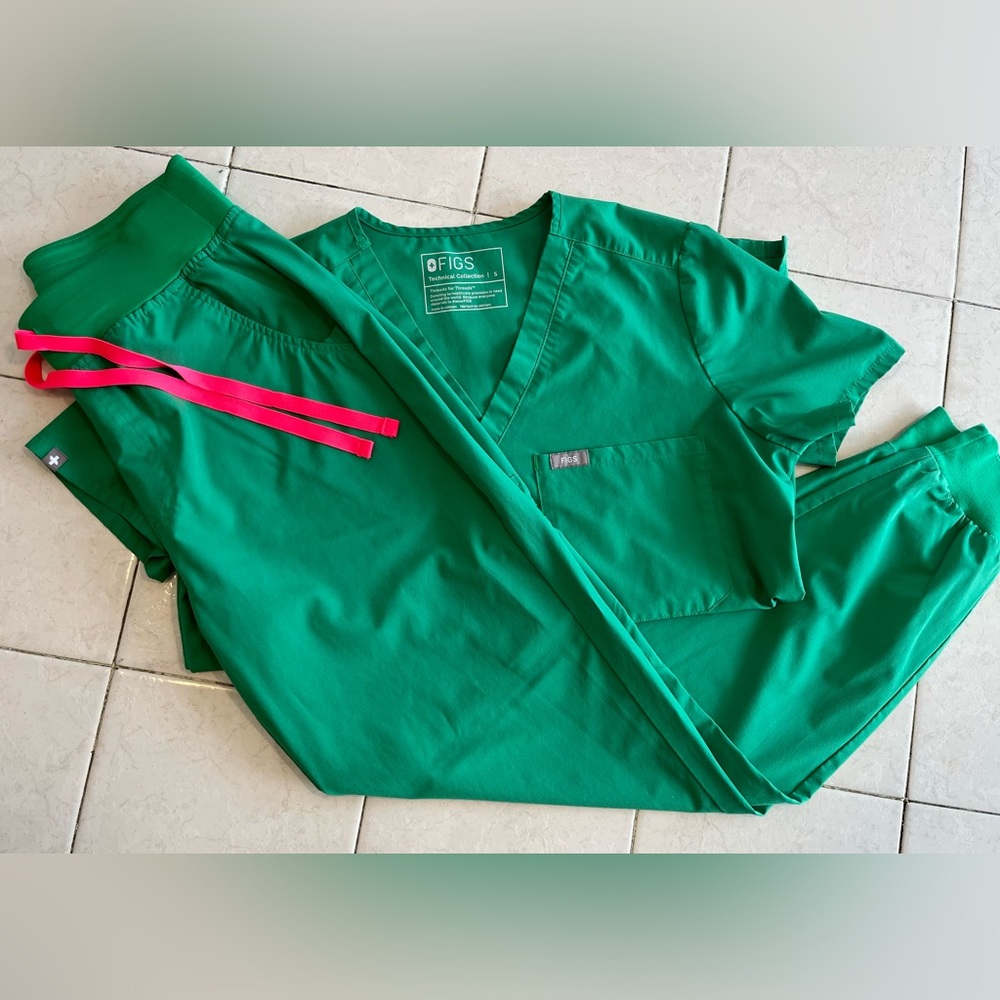Figs scrub set size small